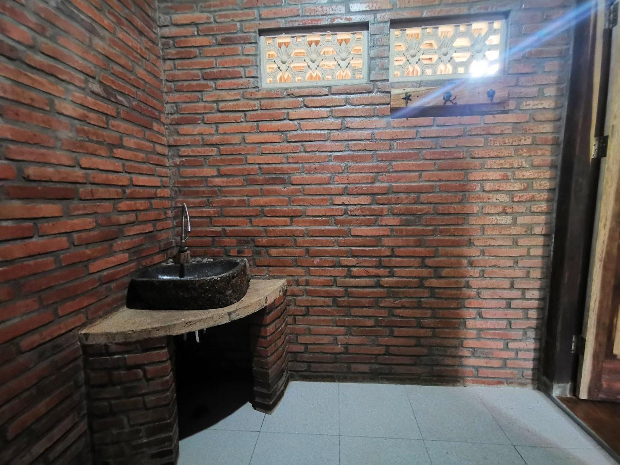 Coconut Tree Cottages Batukaras Bilik gambar