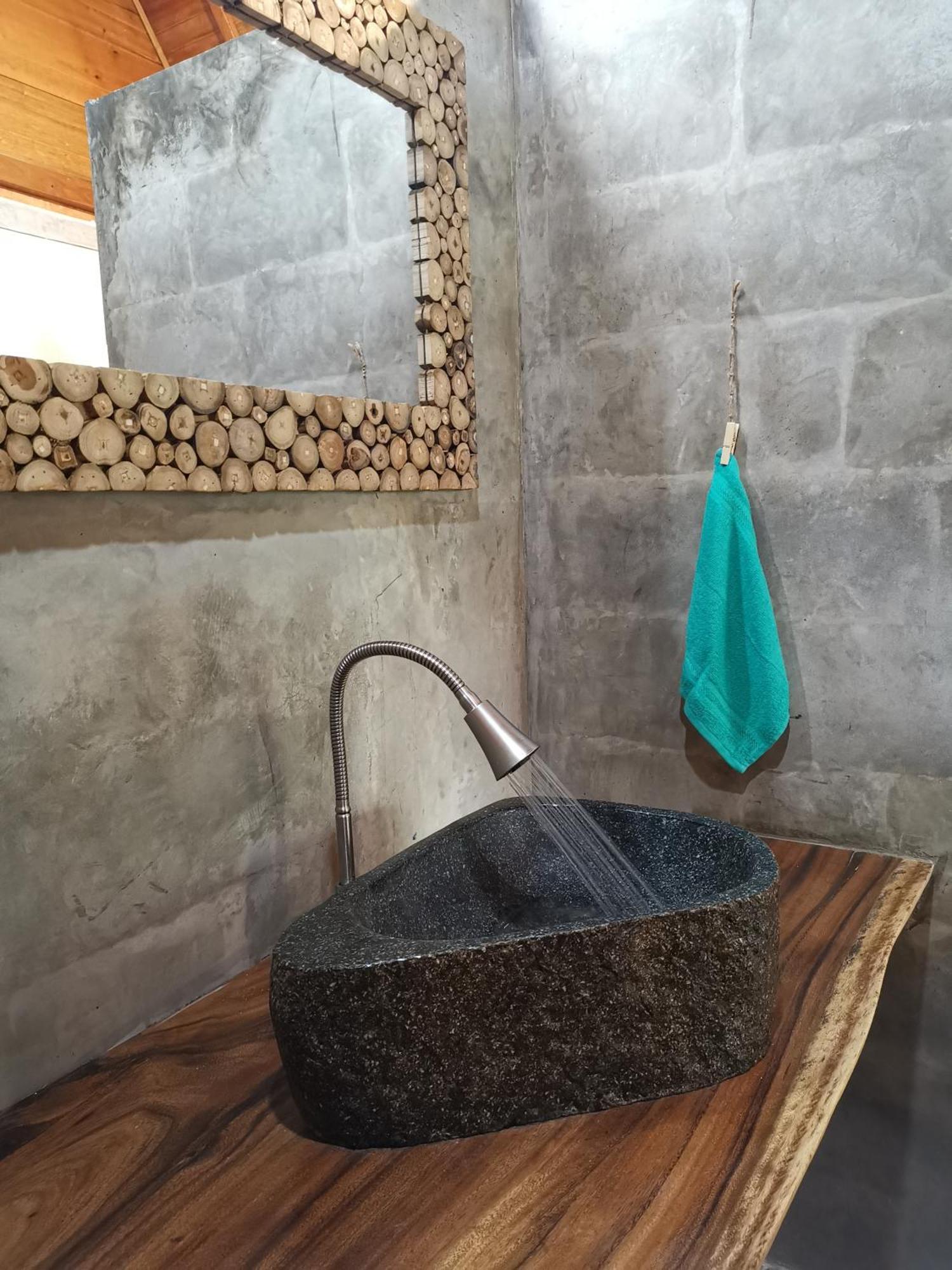 Coconut Tree Cottages Batukaras Bilik gambar